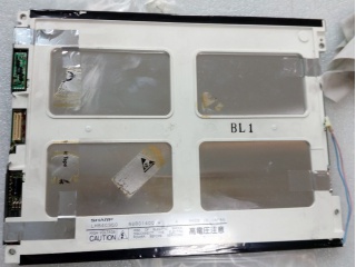 夏普 10.4" 640×480 CSTN-LCD 常黑显示 透射式 CCFL 并口数据 31pins