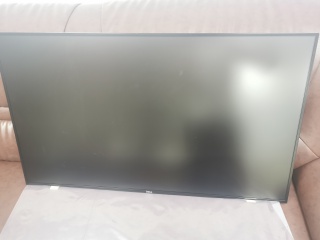 LG Display 43" IPS 液晶模组 3840×2160 400nits WLED V-by-One 51pins