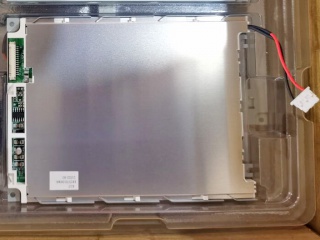 全台晶象 5.7" 320×240 CSTN-LCD 常黑显示 透射式 WLED  15pins