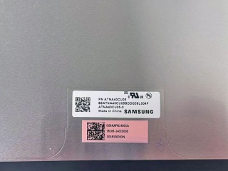 三星 14" 2880×1800 AM-OLED 1.07B  eDP