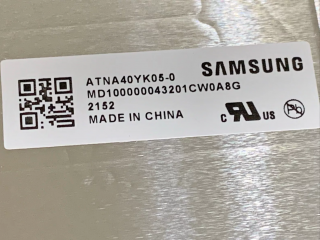 三星 14" 2880×1800 AM-OLED 1.07B