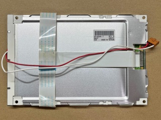 日立 5.7" 320×240 FSTN-LCD 黑白模 透反射式 WLED 并口数据 14pins