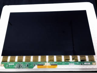 京东方 32" IPS 液晶玻璃 FOB 3840×2160