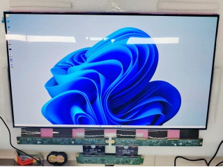 和辉光电 27" 3840×2160 AM-OLED 1.07B  eDP 50pins