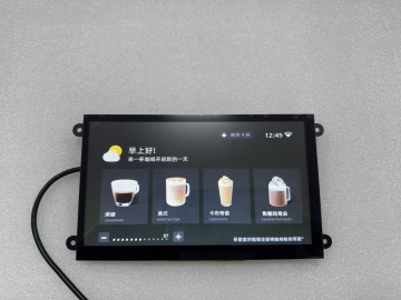 7吋顯示器搭載32位元雙核心高效率, 低功耗處理器, 可用於各種崁入式系統及應用程式的開發.